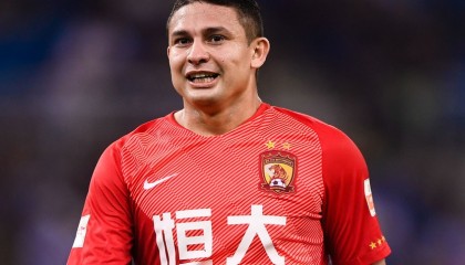  法兰克福主帅格拉斯纳炮轰裁判争议判罚  