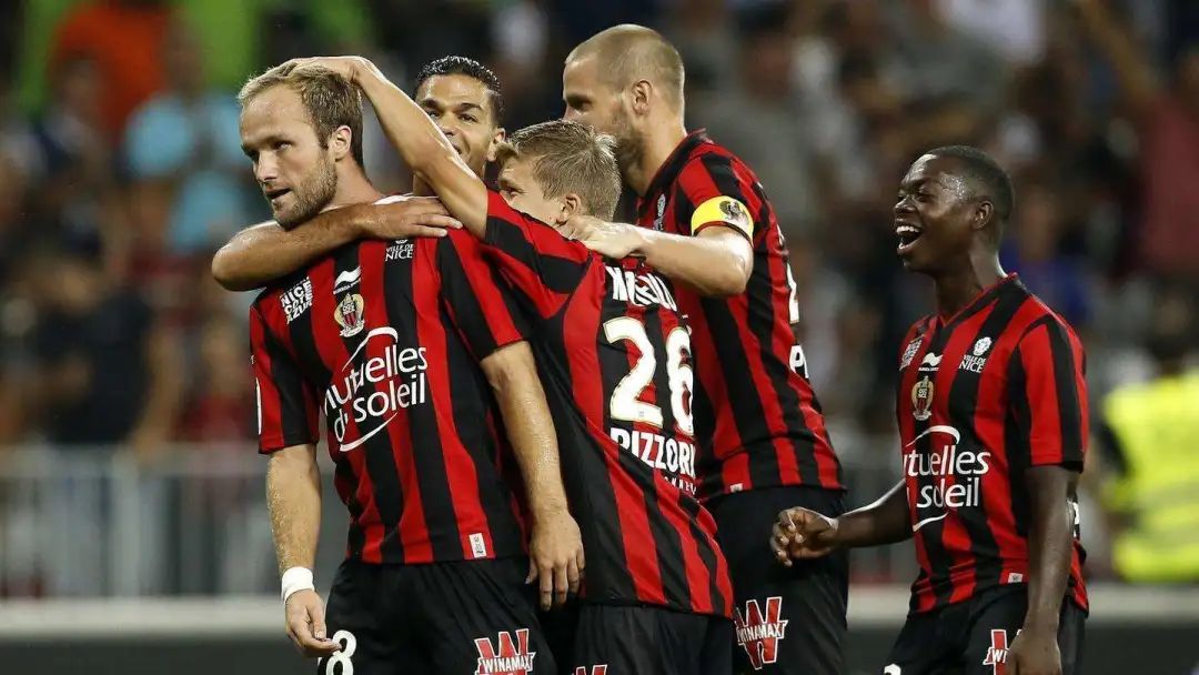  里尔门将神勇扑救助球队零封布雷斯特  